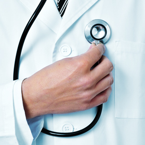 Dokter-onderzoekt-zichzelf-gr