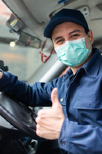 chauffeur draagt PBM